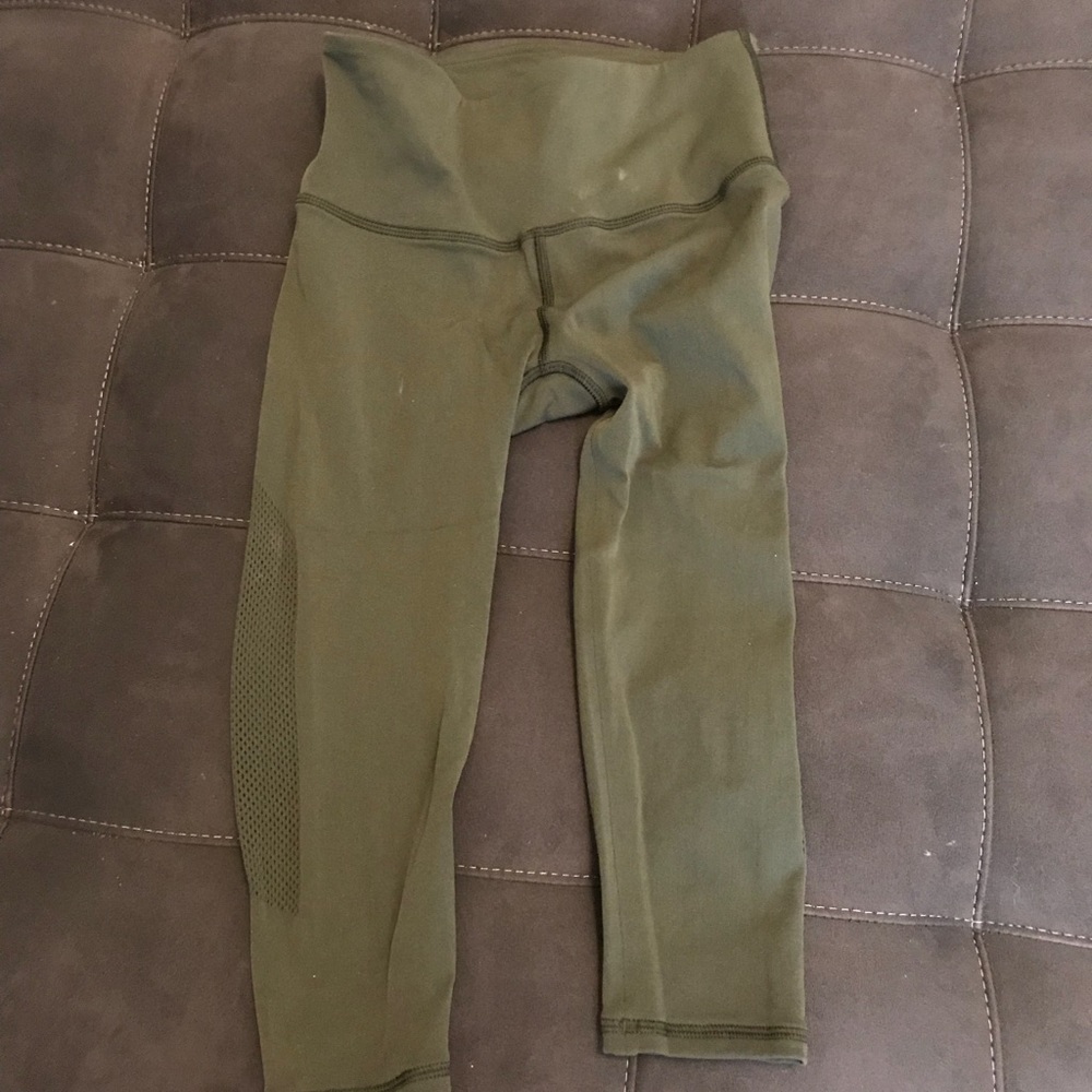 Green Lululemon leggings